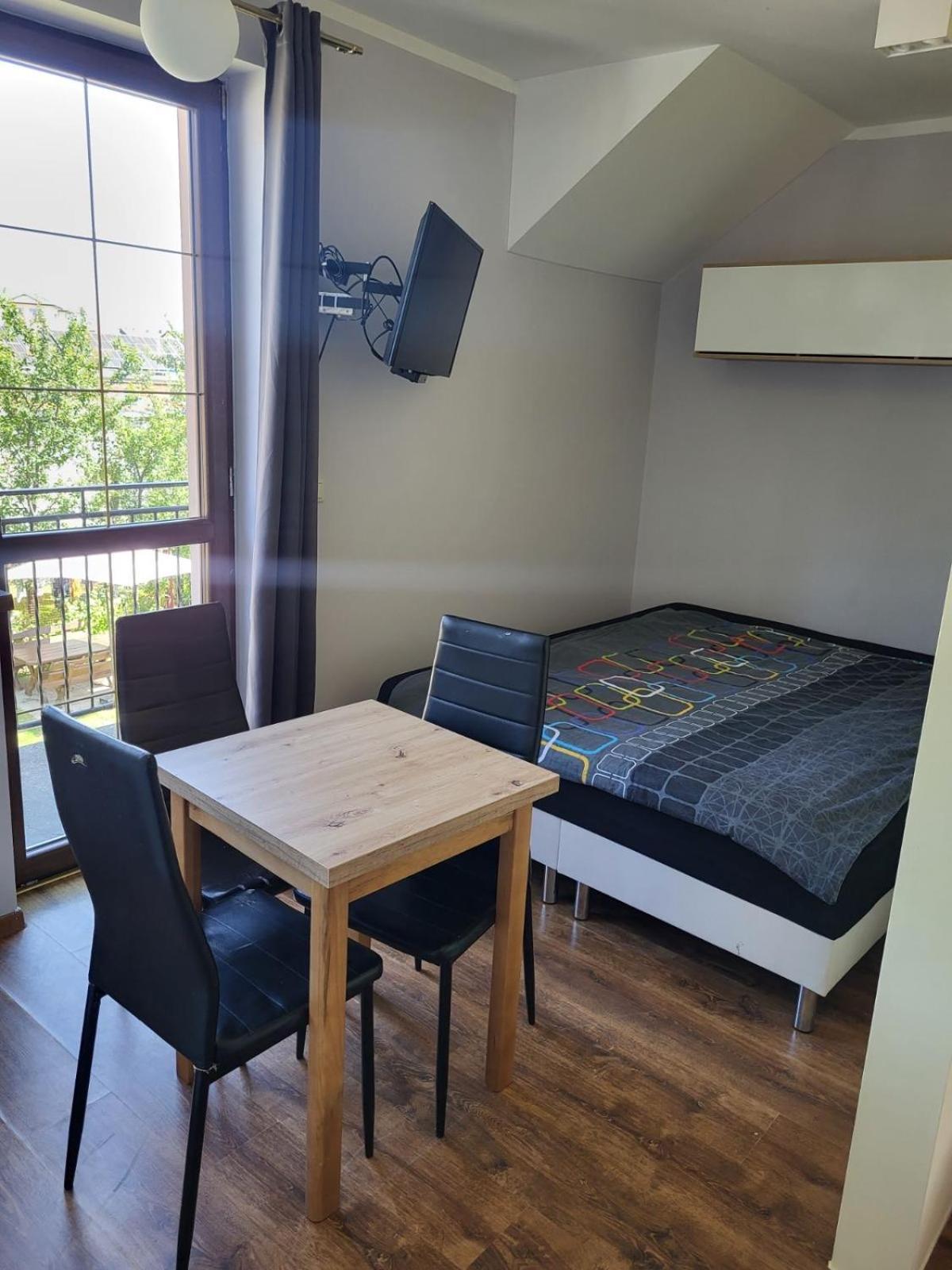 Maximo - 50m From The Apartment